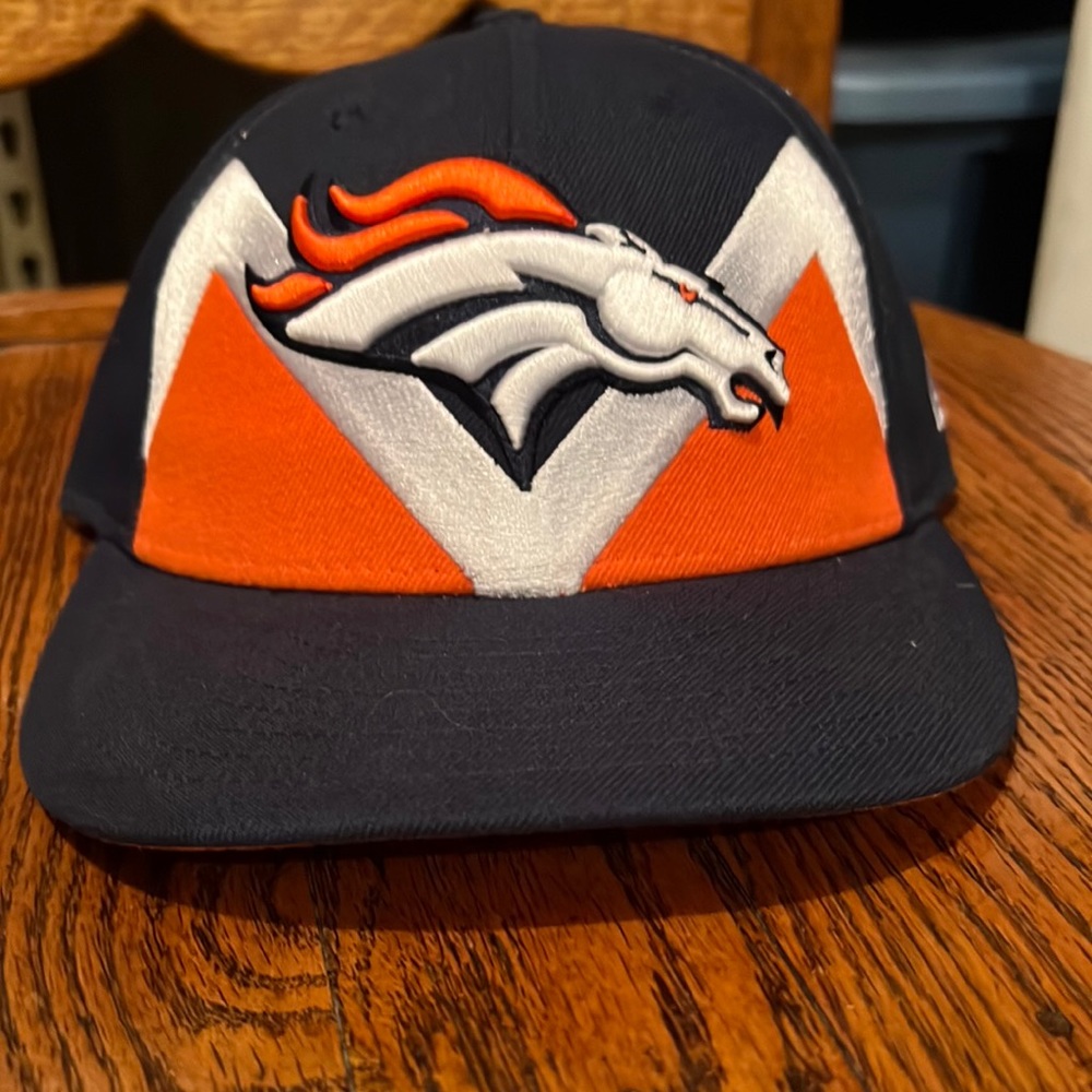 Denver Broncos low profile fitted hat 7 1/8.